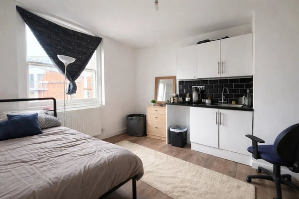 Flat Mare Street in Greater London