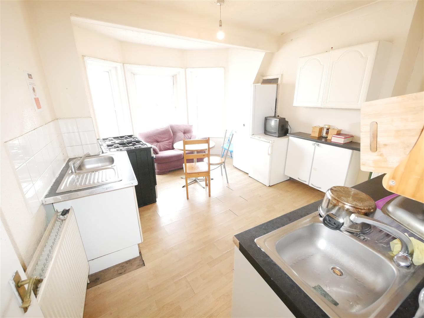 Room Wayside Road in Bournemouth