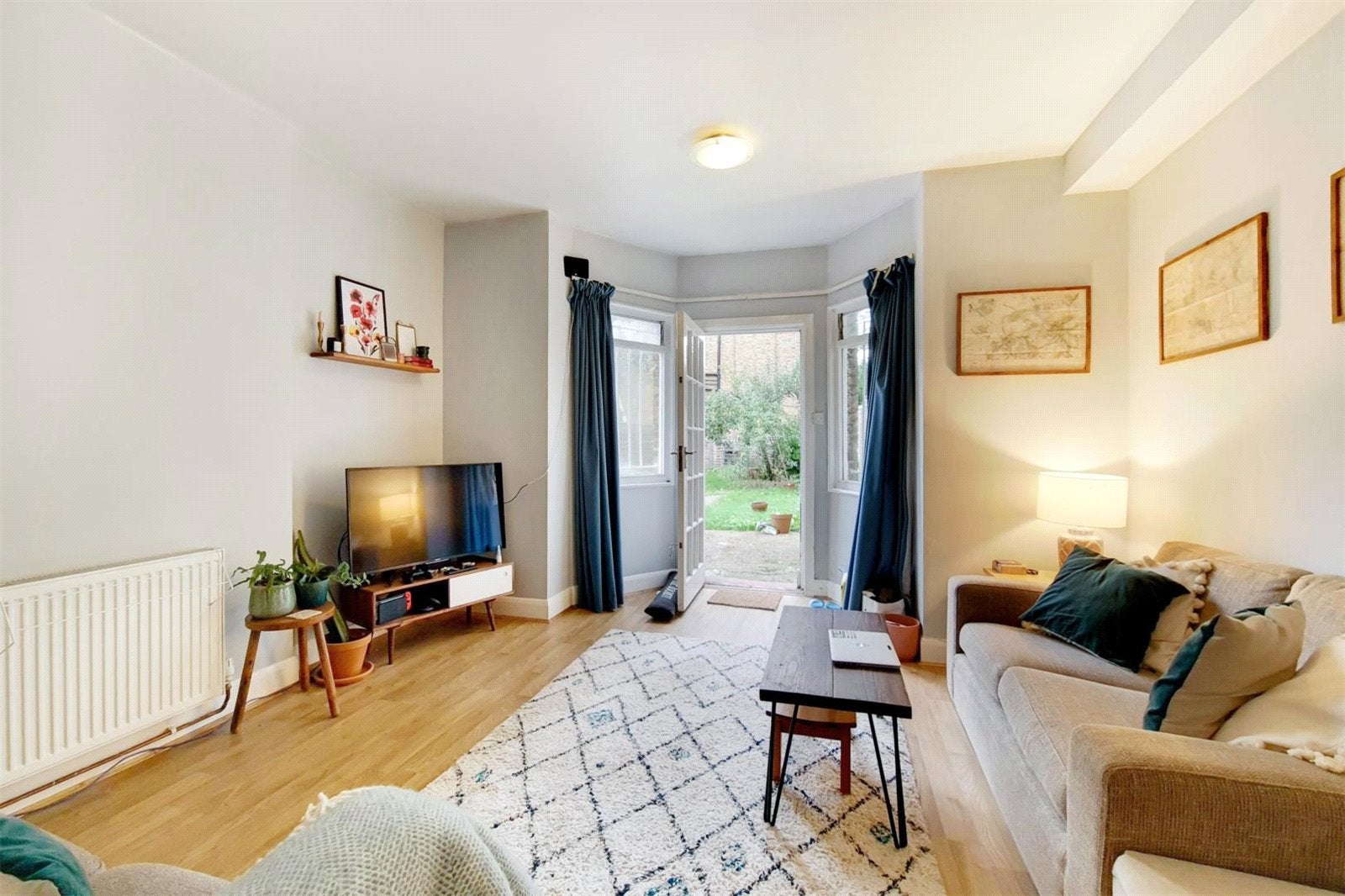 Flat Tierney Road in Greater London