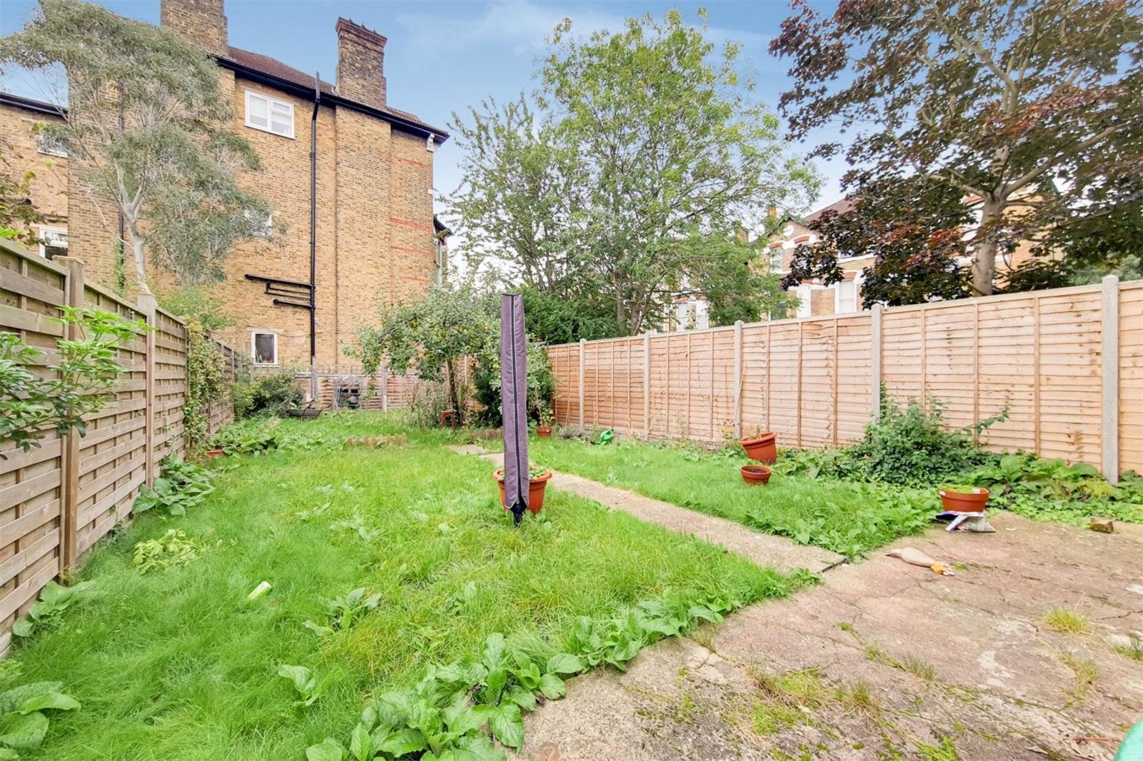 Flat Tierney Road in Greater London