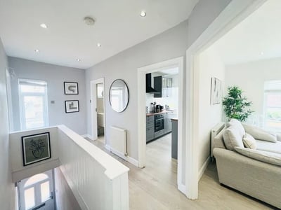 Flat Malvern Road in Greater London