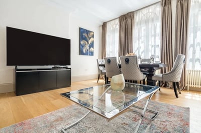 Flat Hertford Street in City of Westminster