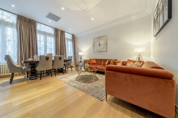 Flat Hertford Street in City of Westminster