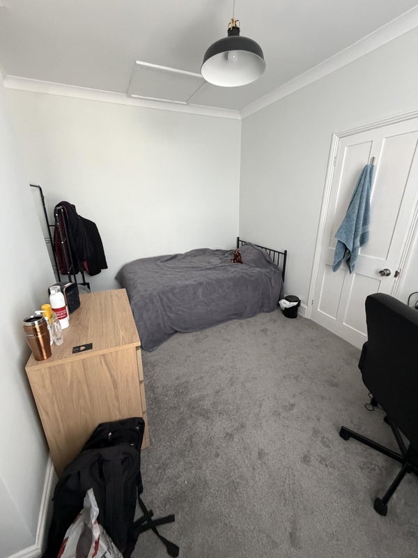 Room Nicholas Road in Bristol