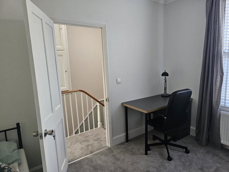 Room Nicholas Road in Bristol