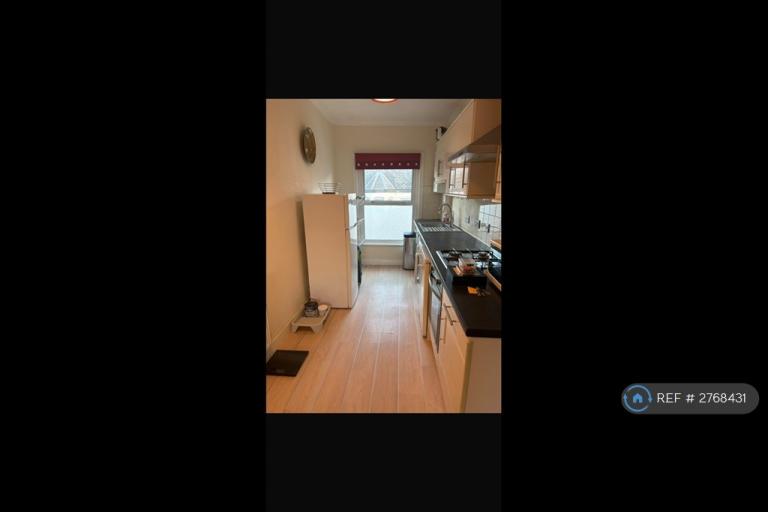 Flat Clarendon Road in Luton