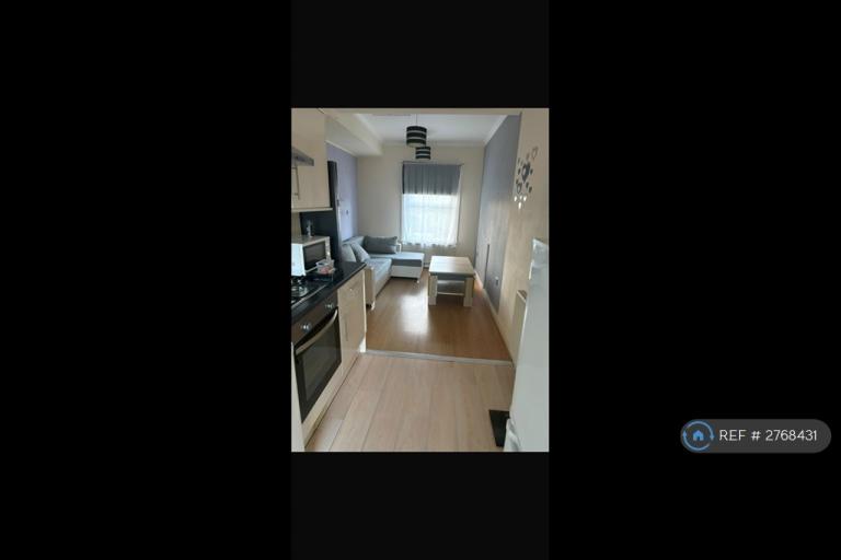 Flat Clarendon Road in Luton
