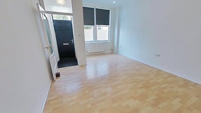 Flat Newhaven Road in City of Edinburgh