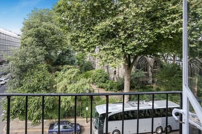 Flat Courtfield Gardens in Greater London