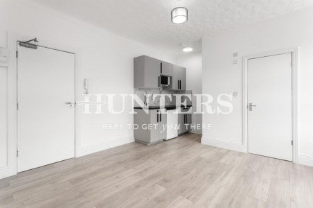 Flat Cricklewood Broadway in Greater London