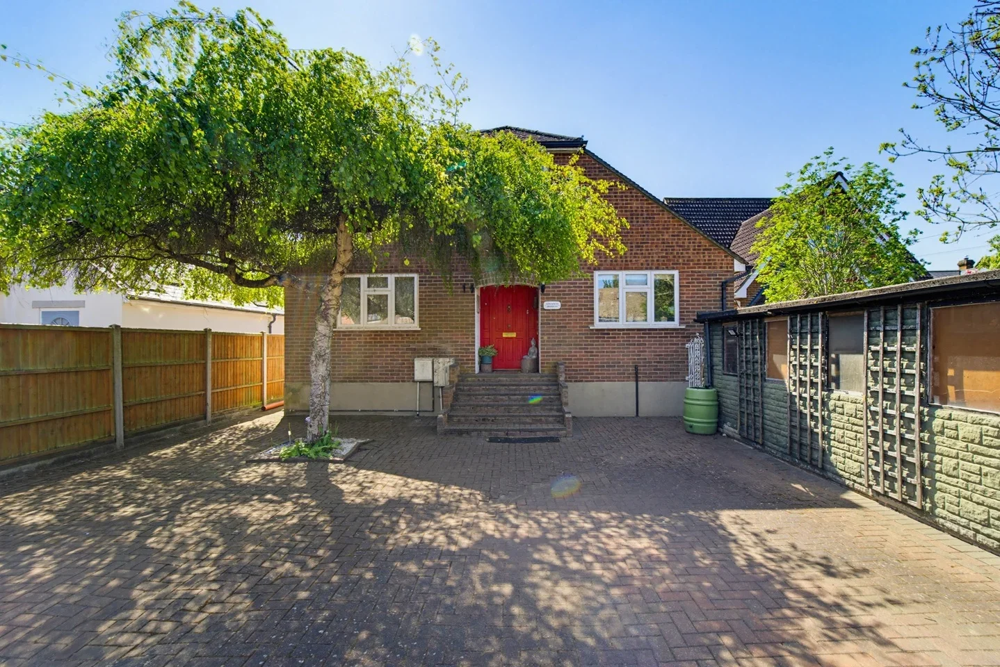 House Ferry Avenue in Borough of Runnymede