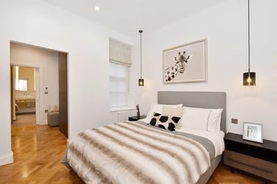 Flat Albemarle Street in City of Westminster