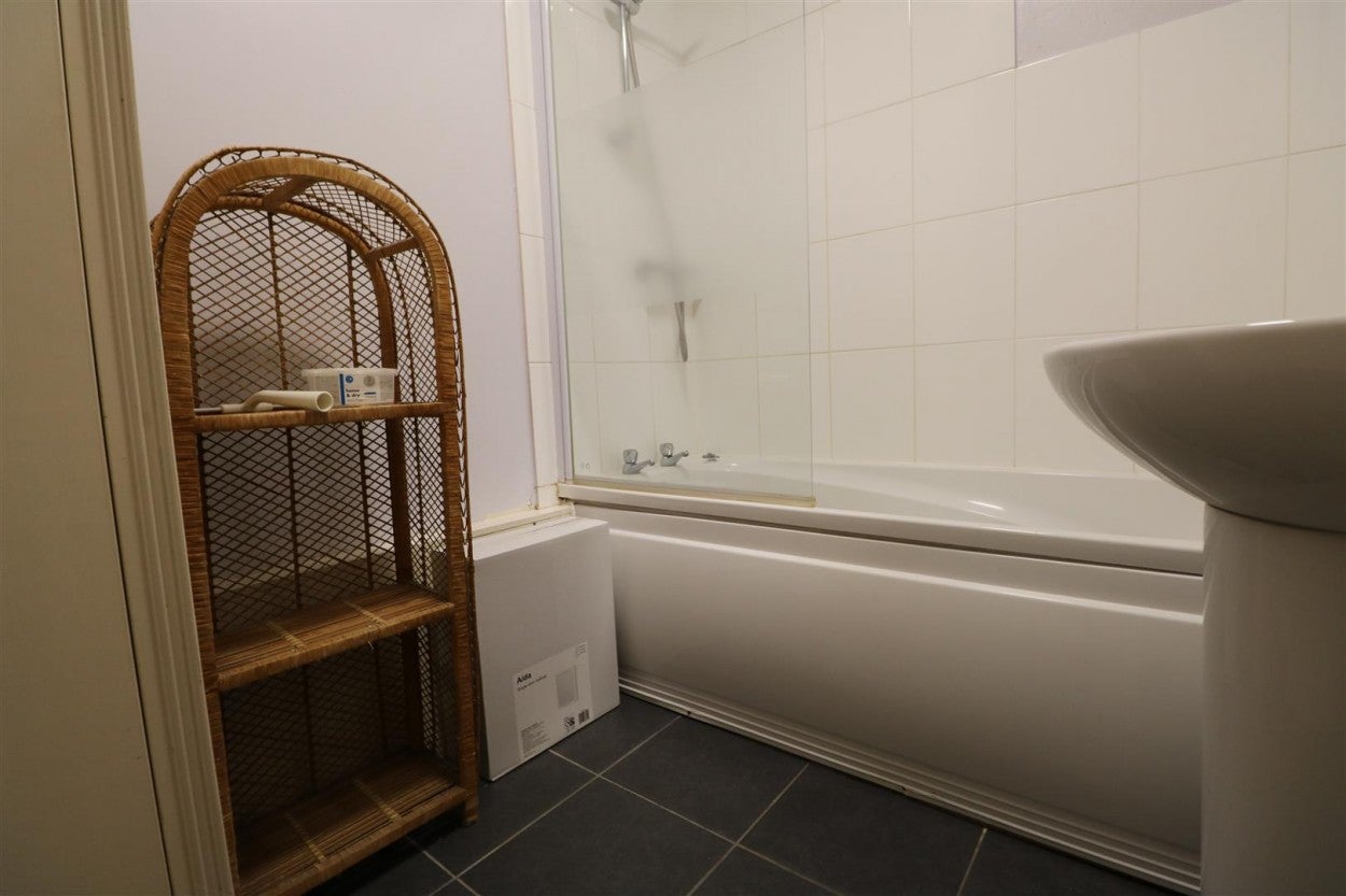 Flat London Road in Surrey Heath
