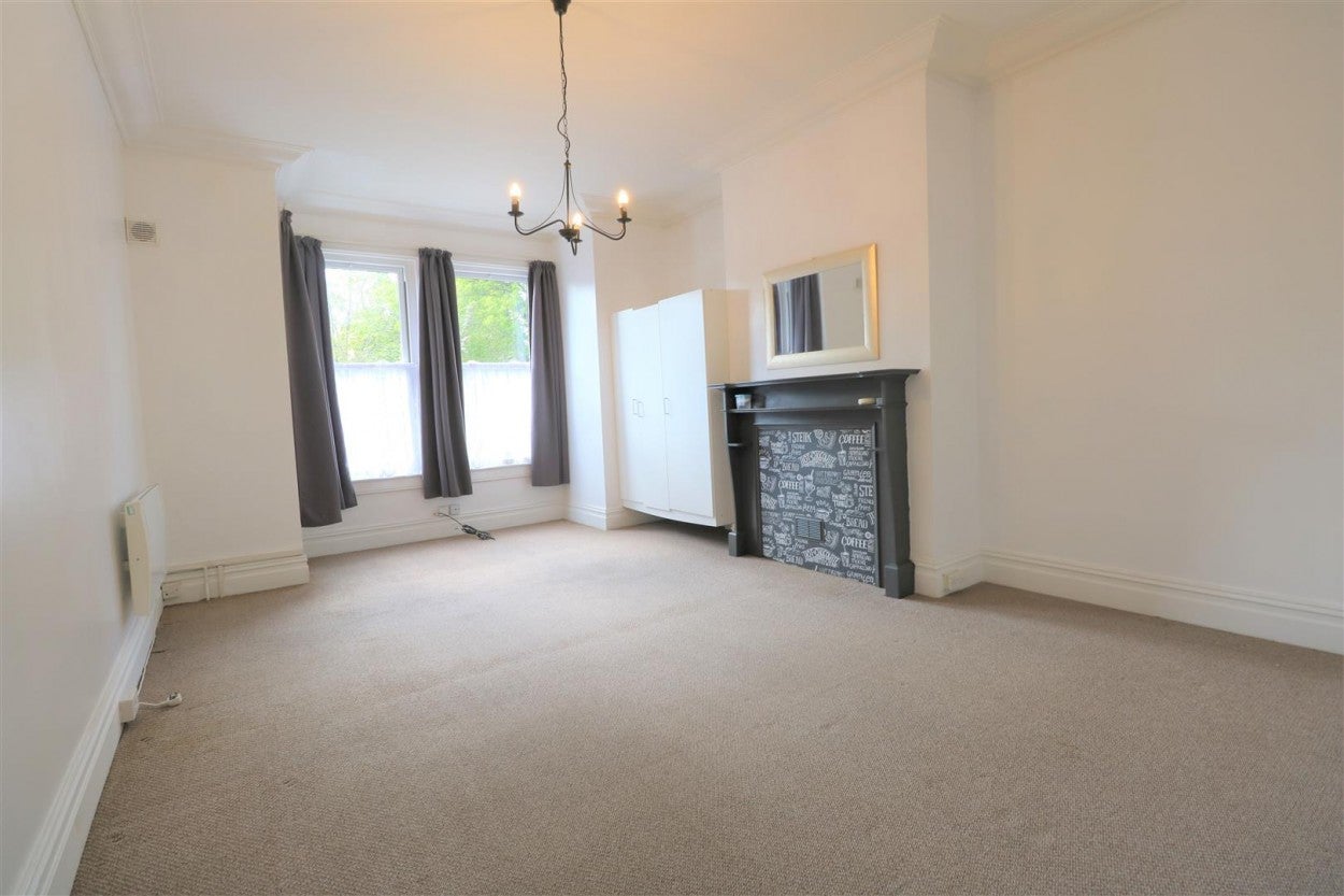 Flat London Road in Surrey Heath
