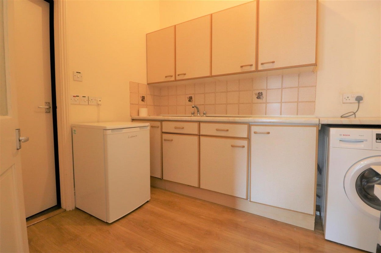 Flat London Road in Surrey Heath