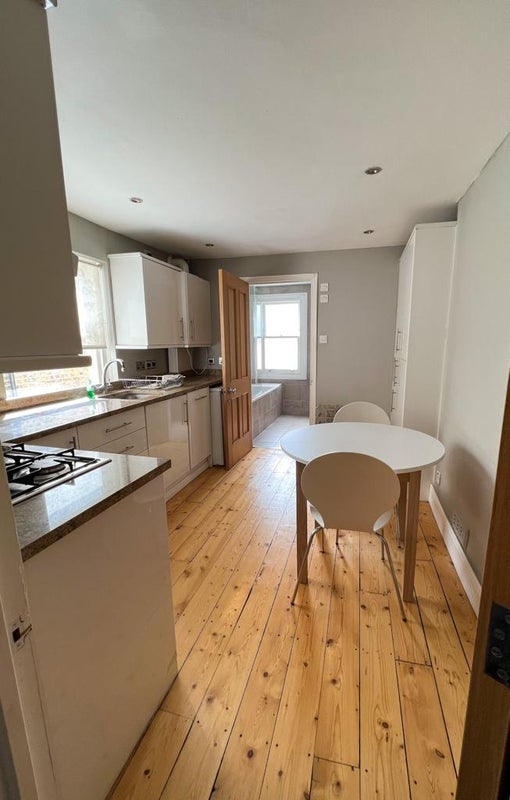 Room Bendemeer Road in Greater London