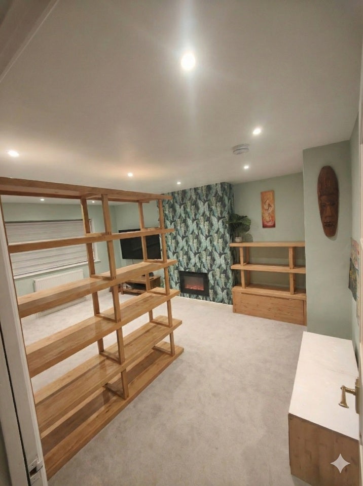 Room Whitefields Road in Broxbourne