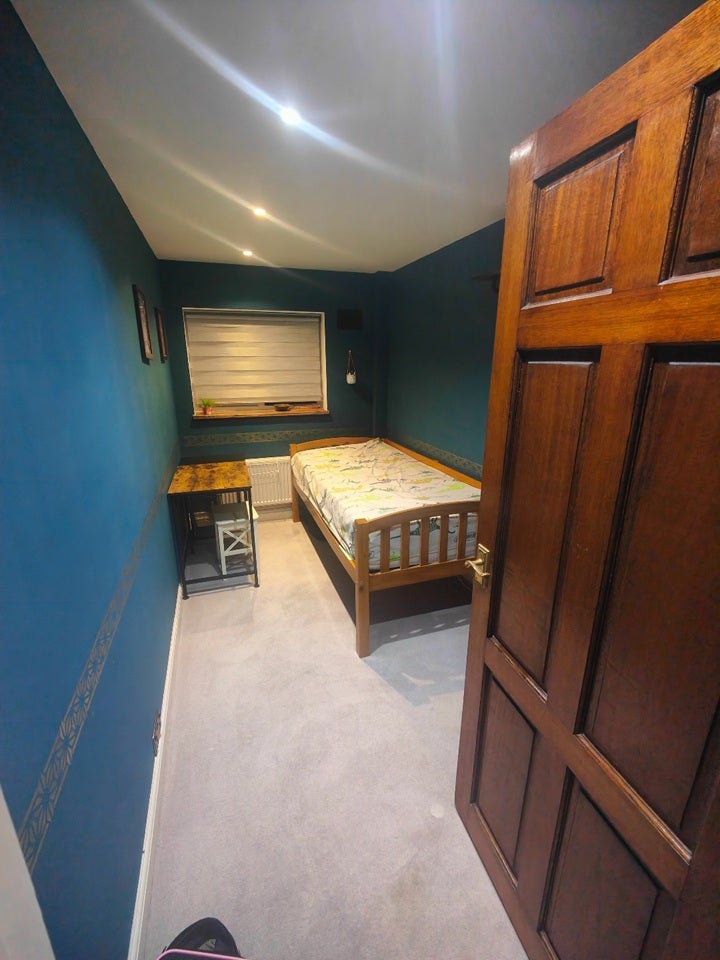 Room Whitefields Road in Broxbourne