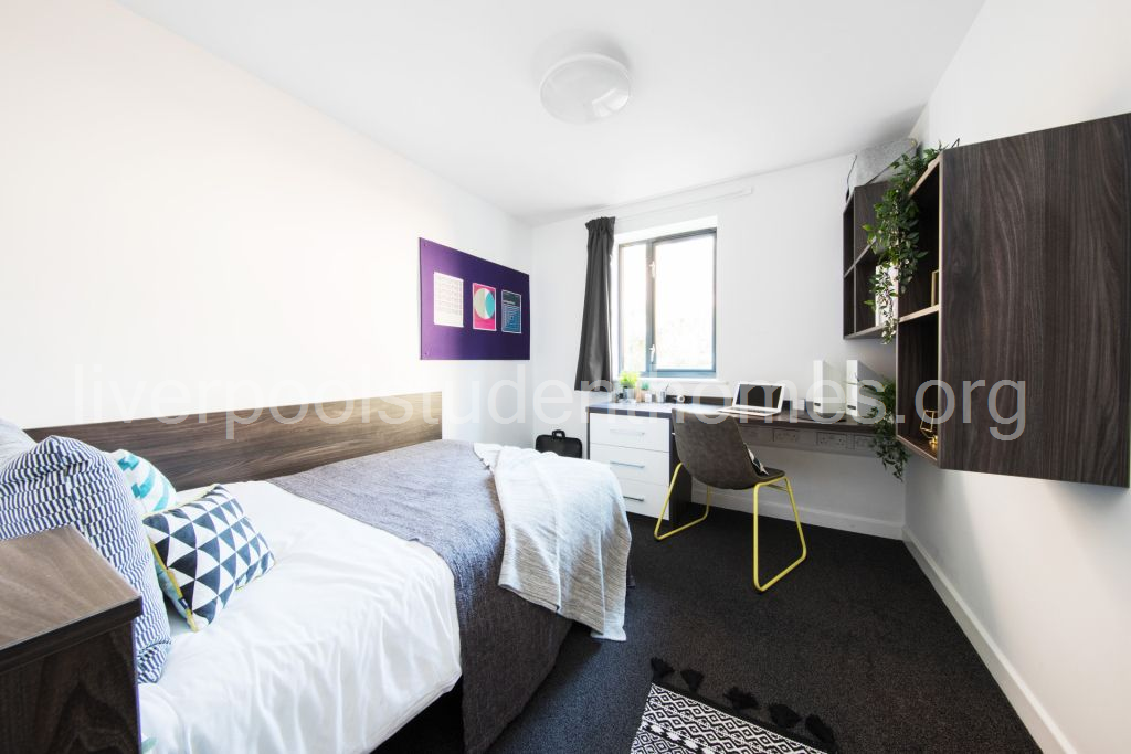 Room Shaw Street in Liverpool