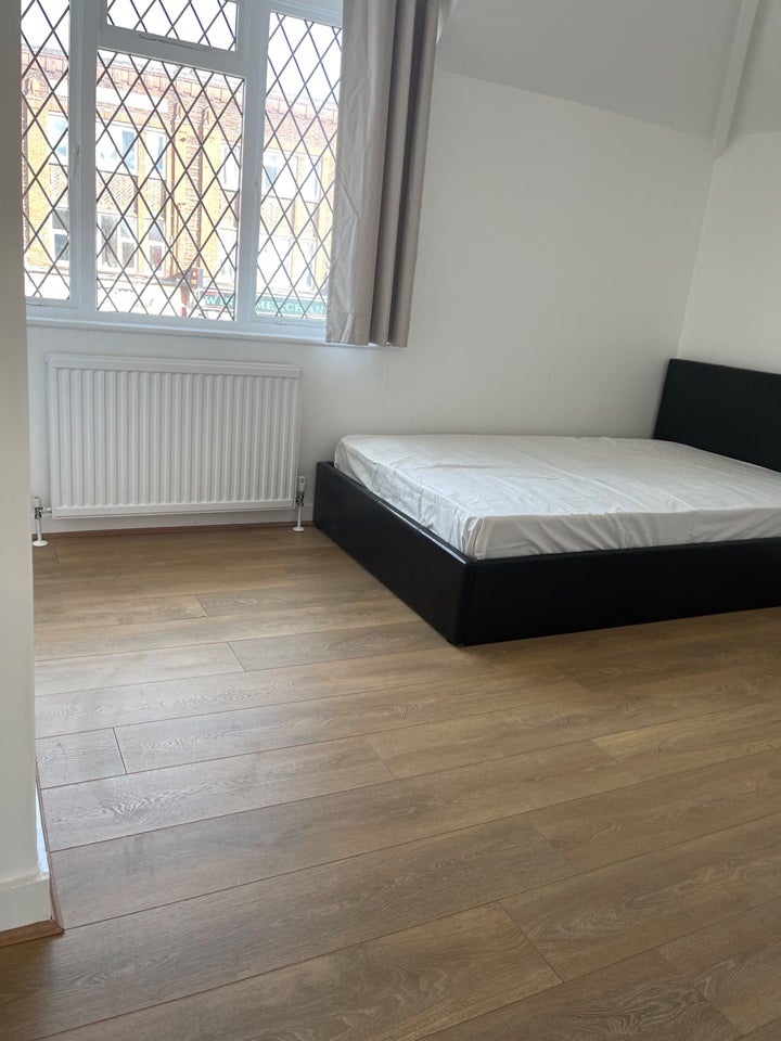 Room Acacia Road in Greater London
