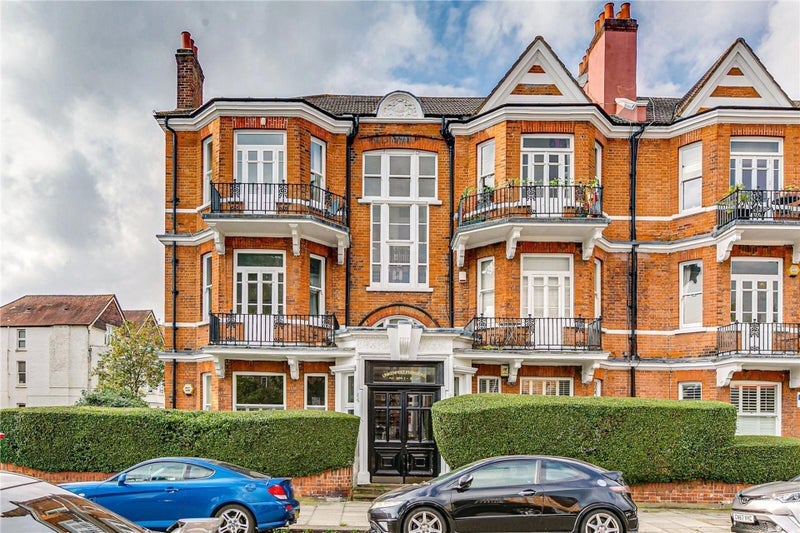 Room Vaughan Avenue in Greater London