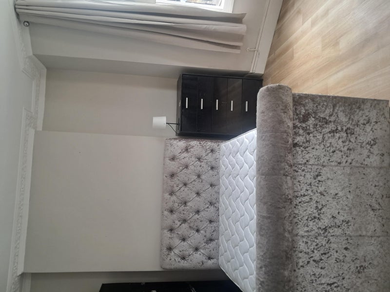 Room Chantrey Road in Greater London