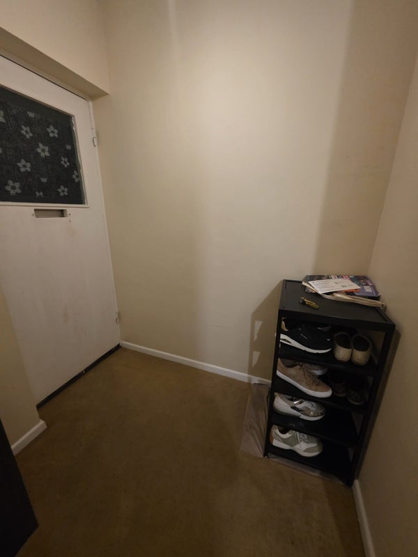 Room Mount Park Road in Greater London