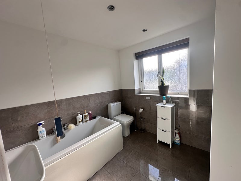 Room Kedleston Close in Nottingham