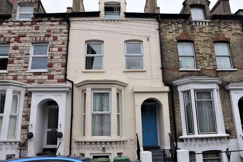 Room Windermere Road in Greater London