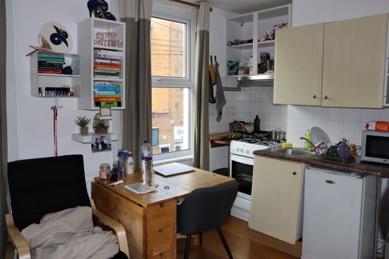 Room Windermere Road in Greater London