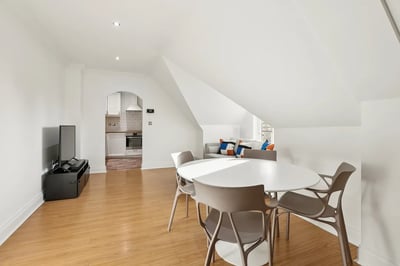 Flat Castlebar Park in Greater London
