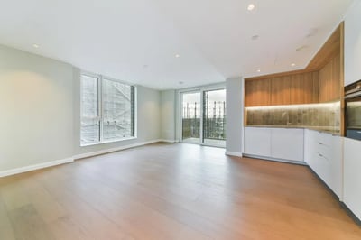Flat Kennington Lane in Greater London