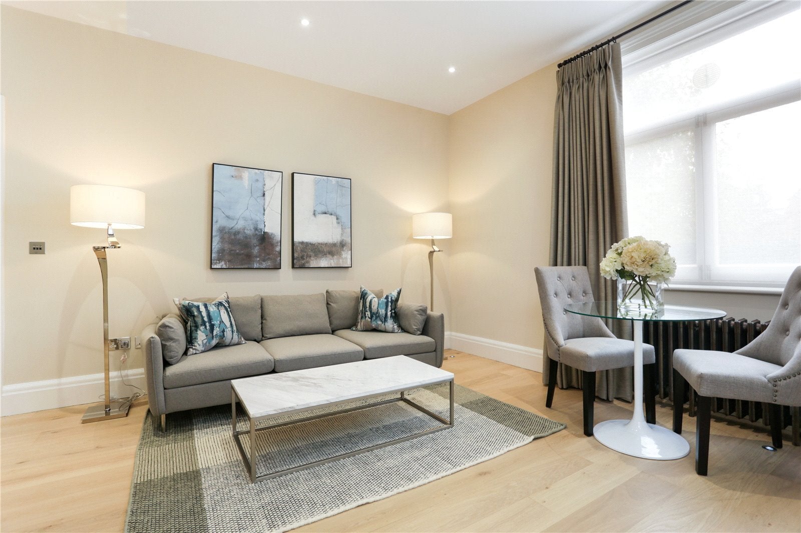 Flat Sloane Gardens in Greater London