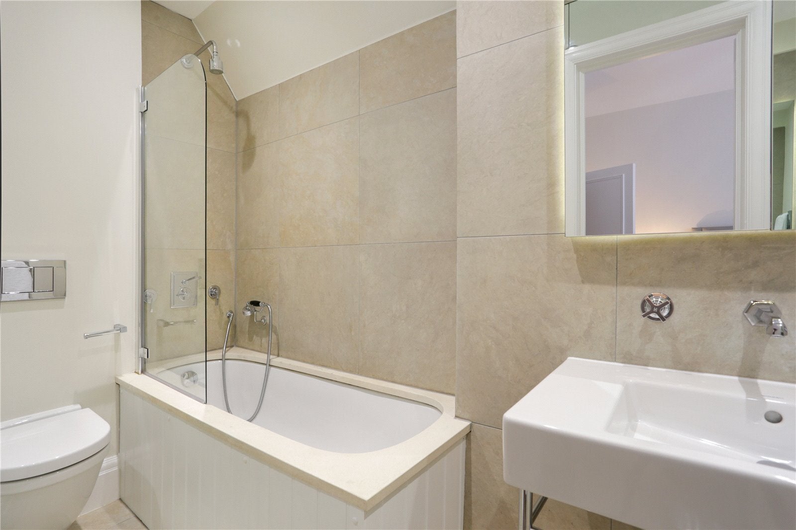 Flat Sloane Gardens in Greater London