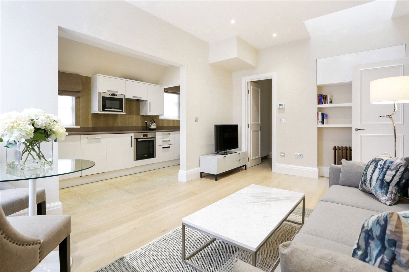 Flat Sloane Gardens in Greater London