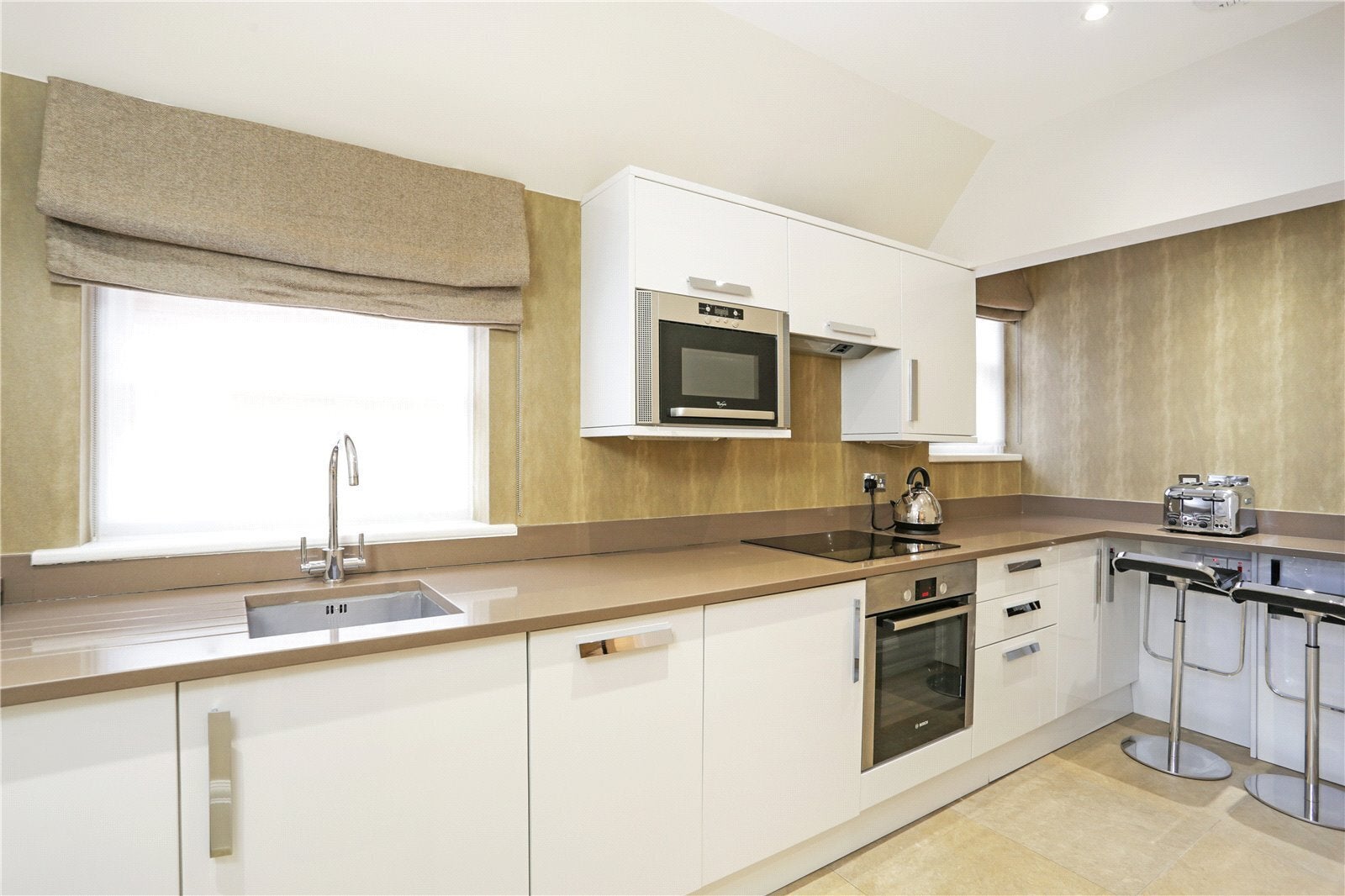 Flat Sloane Gardens in Greater London
