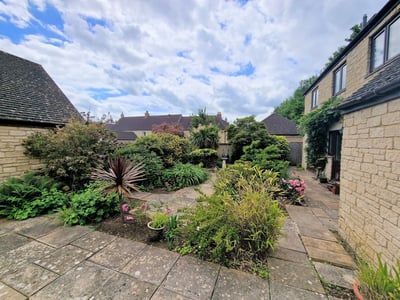House Ralegh Crescent in West Oxfordshire