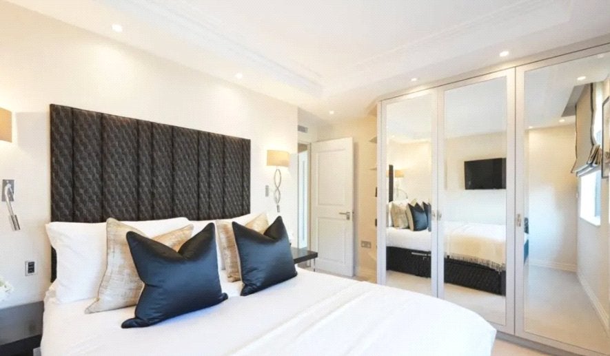 Flat Fulham Road in Greater London