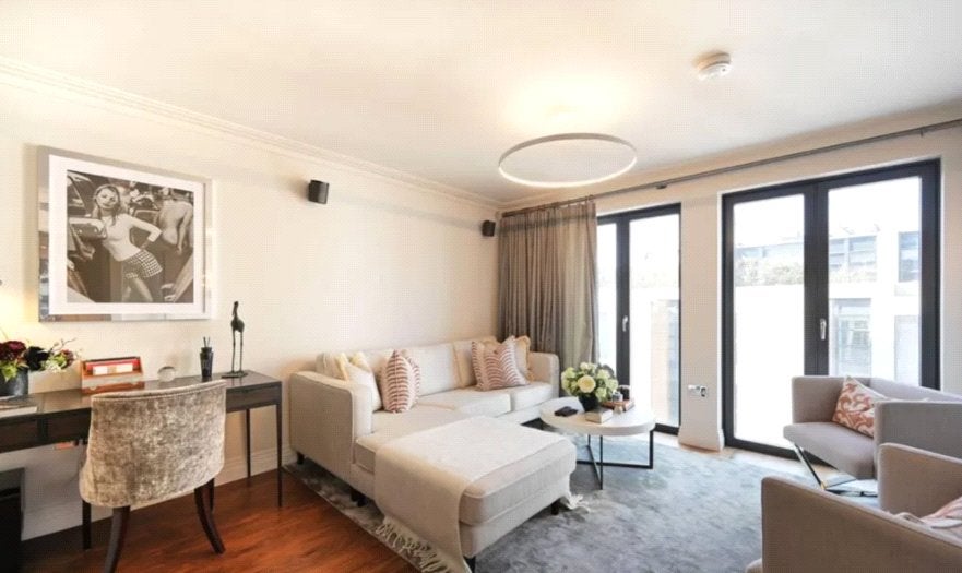 Flat Fulham Road in Greater London
