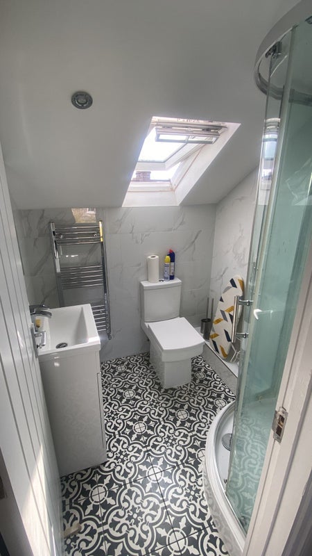 Room Prah Road in Greater London