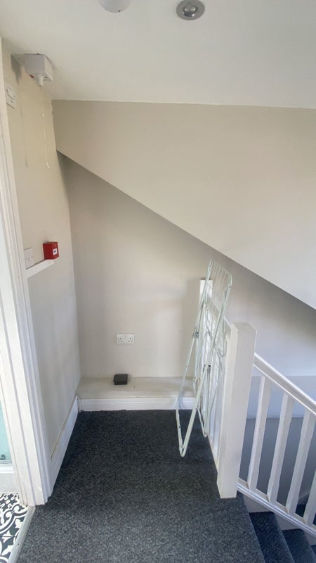 Room Prah Road in Greater London
