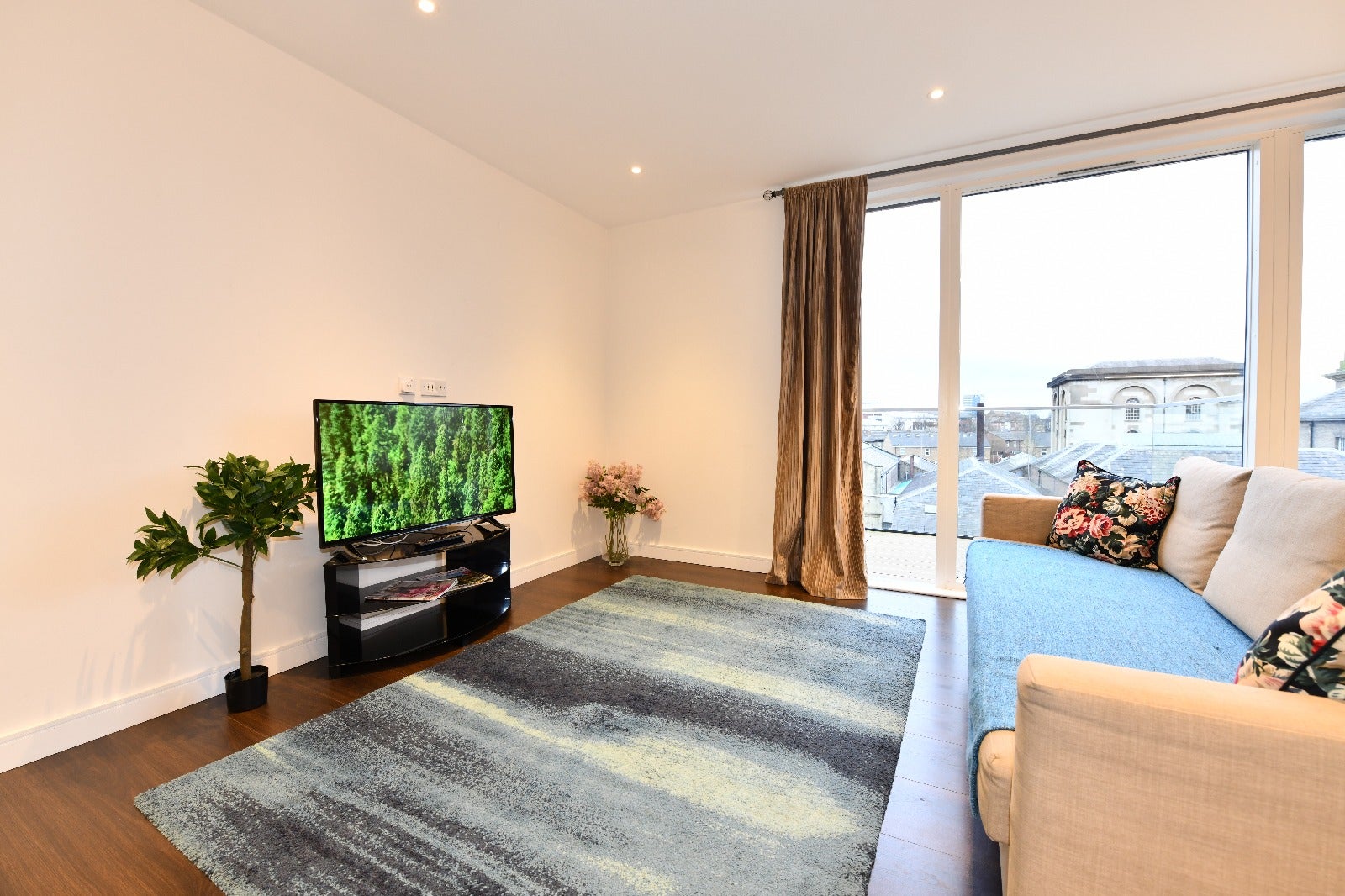 Flat Lionel Road South in Greater London