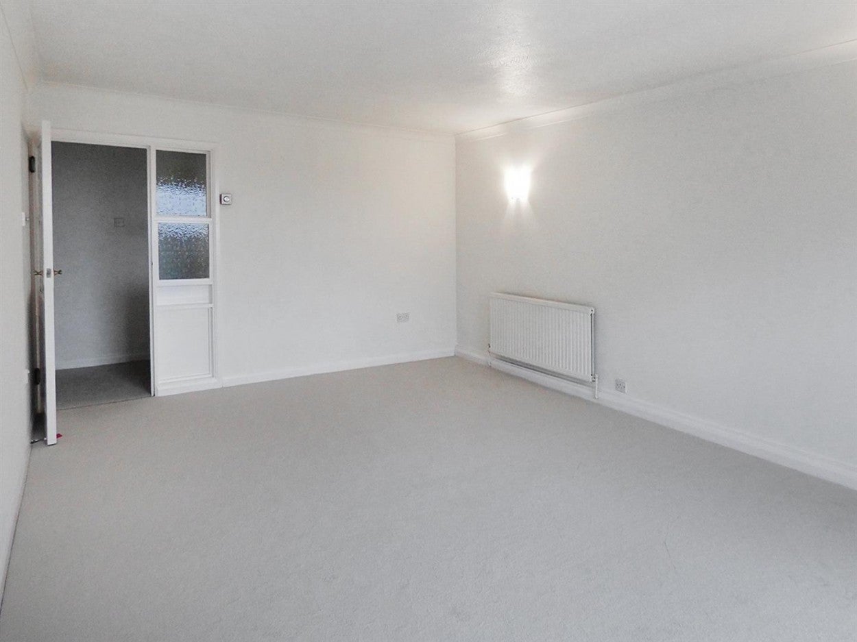Flat Fincham Close in Arun