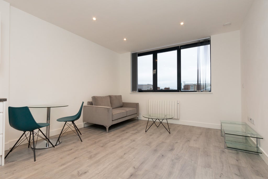 Flat New Street in Basingstoke