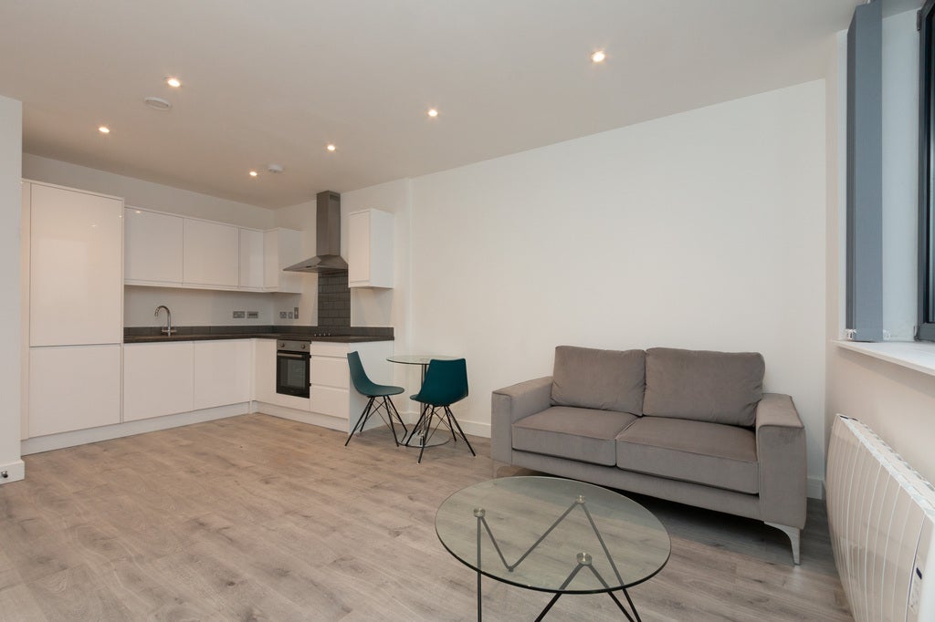 Flat New Street in Basingstoke