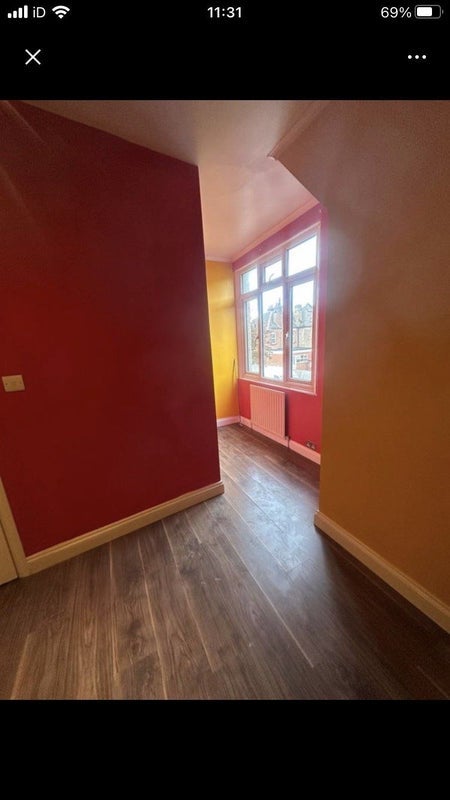 Room Newlands Road in Greater London