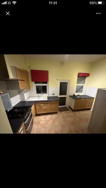 Room Newlands Road in Greater London