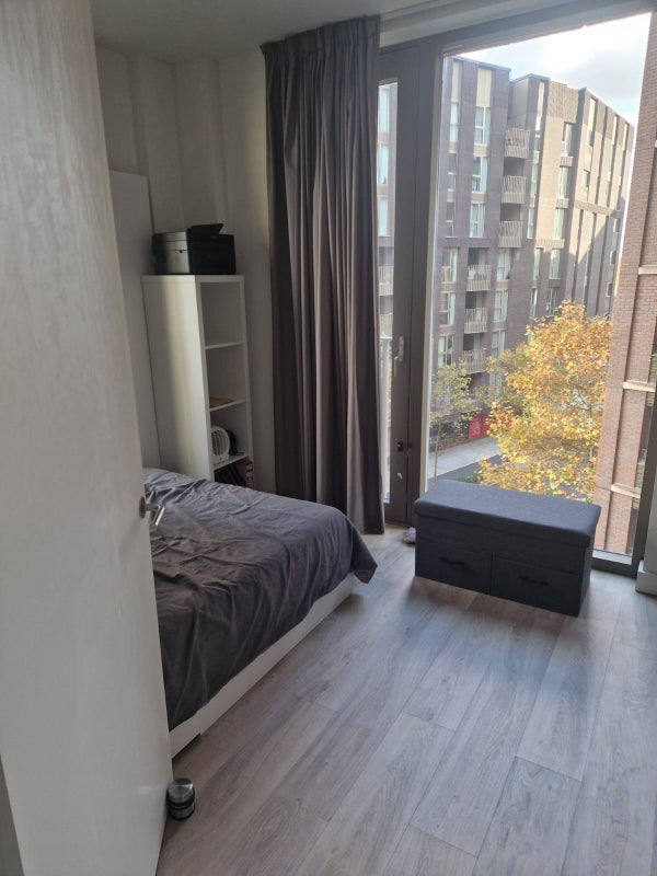 Room Canal Reach in Greater London
