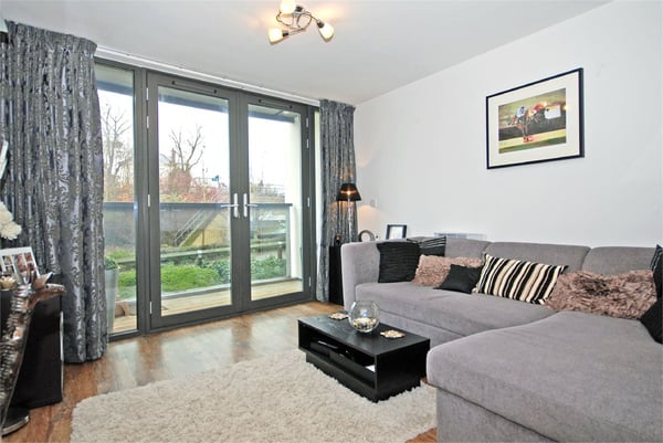 Flat Honeybourne Way in Cheltenham