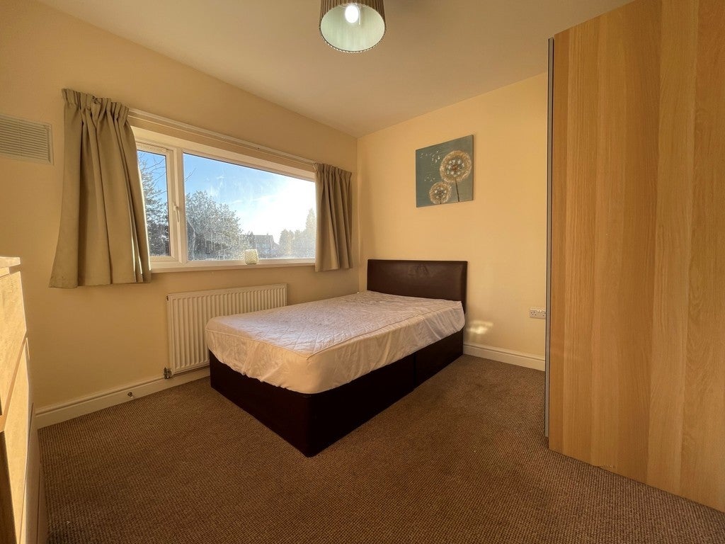 Flat Grove Mount in Wakefield